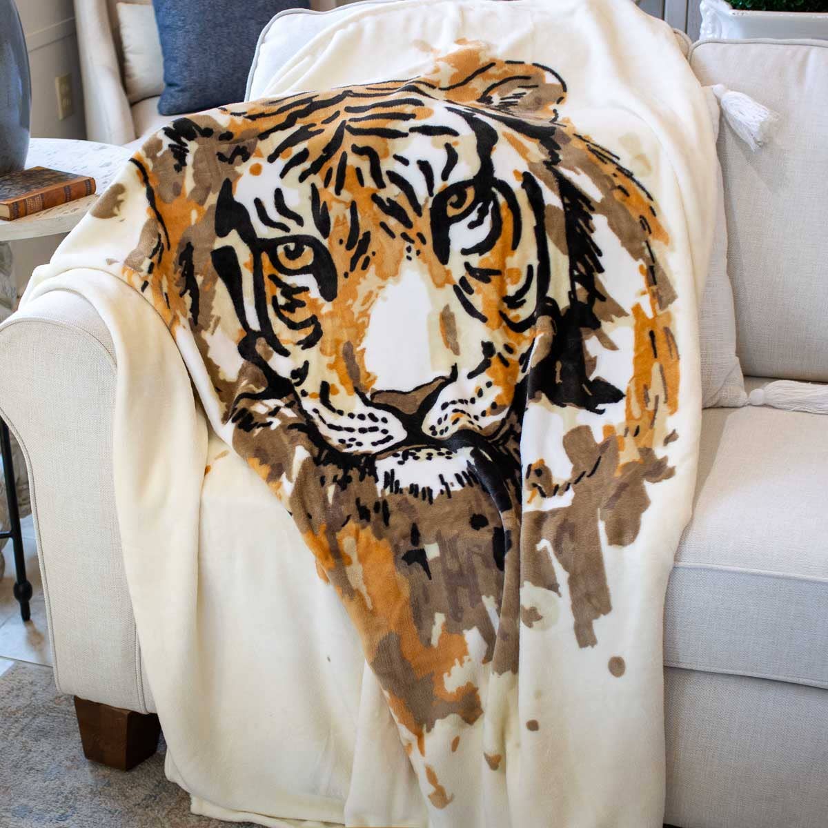 Tiger Love Throw   Soft White/Multi   50x60