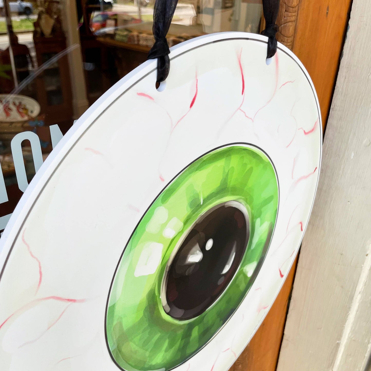 Spooky Eyeball Door Hanger - Halloween Outdoor Decor