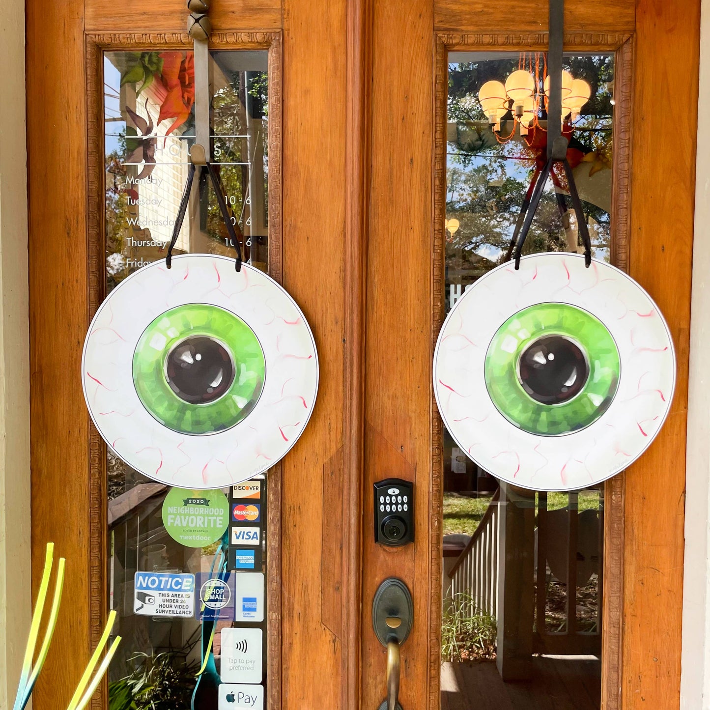 Spooky Eyeball Door Hanger - Halloween Outdoor Decor